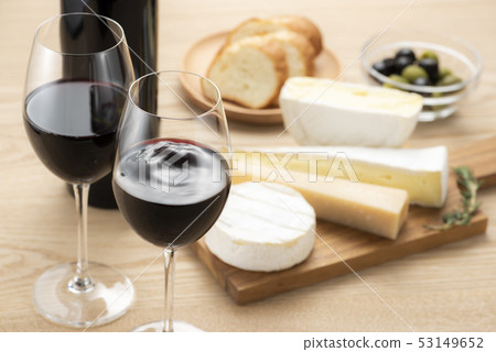 Assorted cheese and wine Assorted cheese and wine 53149652