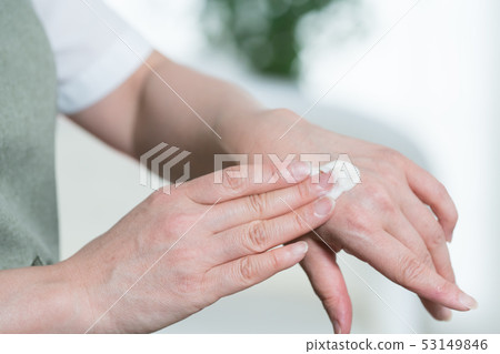 女手 女手 53149846