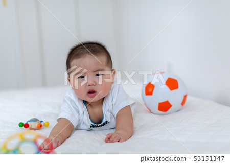 一個說謊的嬰兒 一個說謊的嬰兒 53151347