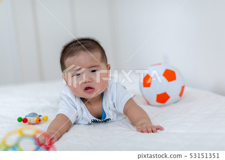 一個說謊的嬰兒 一個說謊的嬰兒 53151351