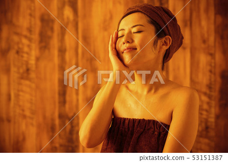 Sauna hot spring bathing break woman sweat Sauna hot spring bathing break woman sweat 53151387