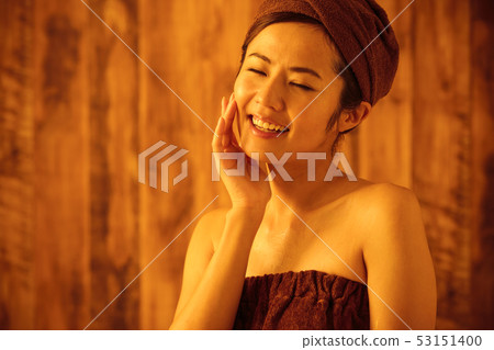 Sauna hot spring bathing break woman sweat Sauna hot spring bathing break woman sweat 53151400