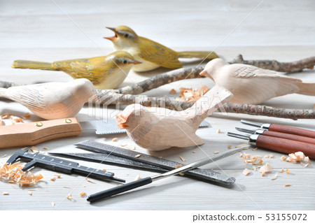 Bird carving. Wild bird wood sculpture, wild bird sculpture. Colored is a warbler. *This is a work in progress by an amateur. Bird carving. Wild bird wood sculpture, wild bird sculpture. Colored is a warbler. *This is a work in progress by an amateur. 53155072
