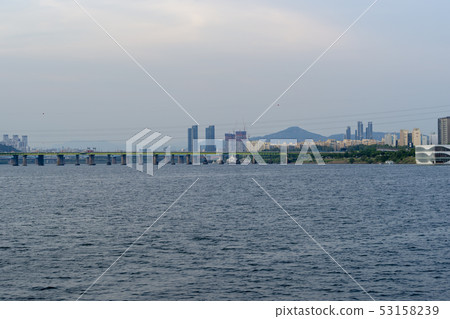 Yongsan Bridge, Yongsan-gu, Dongjak-gu, Han River, Seoul 53158239