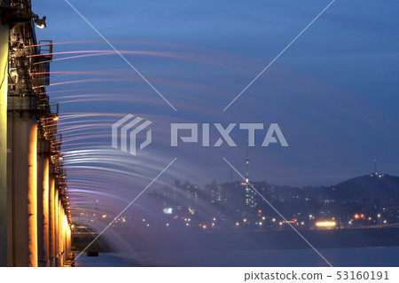 噴泉,半坡橋,濱江北路,瑞草區,漢江,首爾 噴泉,半坡橋,濱江北路,瑞草區,漢江,首爾 53160191