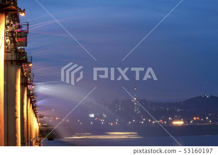 噴泉,半坡橋,濱江北路,瑞草區,漢江,首爾 噴泉,半坡橋,濱江北路,瑞草區,漢江,首爾 53160197