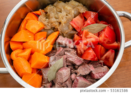 How to make curry Food image before simmering 53161586