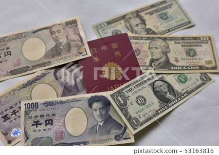 [海外旅遊圖片]護照和外幣兌換 53163816