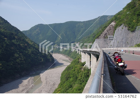 What a wonderful way What a wonderful way 53164762