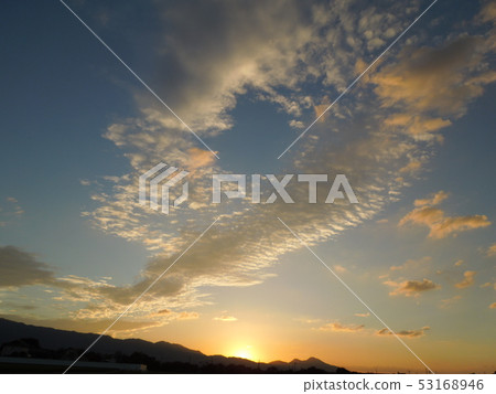 Autumn sunset from Kashihara City, Nara Prefecture Autumn sunset from Kashihara City, Nara Prefecture 53168946