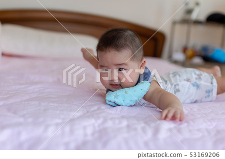 一個說謊的嬰兒 53169206
