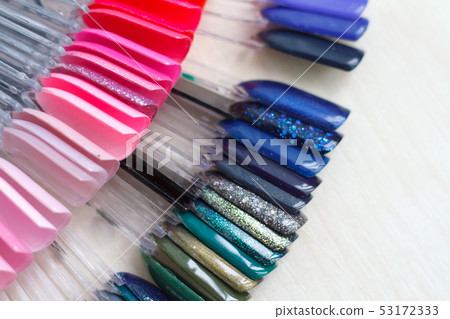 close-up shiny gel lacquer, feminine nail art, 53172333