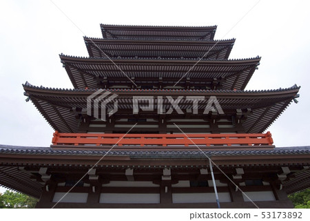 Five-tiered hall in the depths of the Renhuain birth temple (Tamana City, Kumamoto Prefecture) Five-tiered hall in the depths of the Renhuain birth temple (Tamana City, Kumamoto Prefecture) 53173892