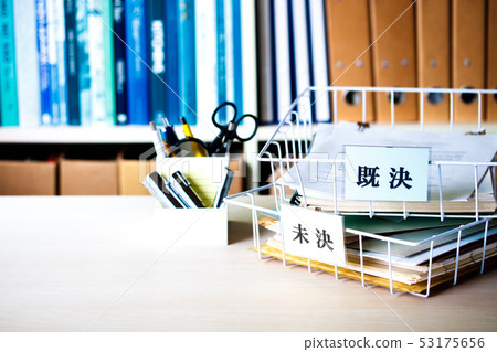 Desk work pending 53175656