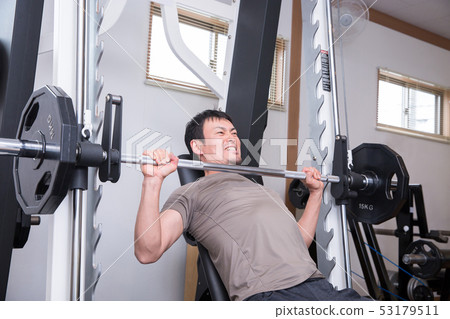 Men who train muscles Men who train muscles 53179511