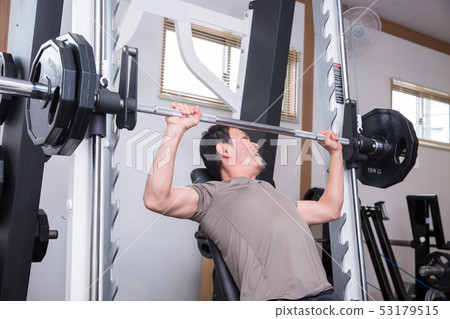 Men who train muscles 53179515