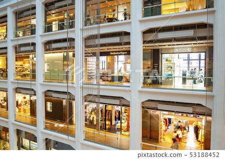 [Tokyo] KITTE indoor 53188452