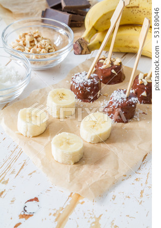 Preparing healthy candies Preparing healthy candies 53189046