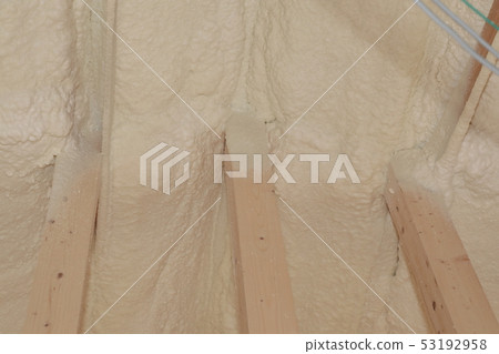Thermal insulation of a newly built single-family house 53192958