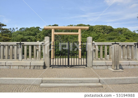 [Osaka Prefecture Sakai City] World Heritage Site, the Tomb of the Emperor Mausoleum of the Mozu Burial Mounds 53194988