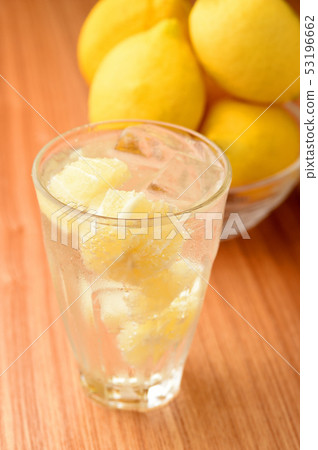 Raw lemon sour lemon water Raw lemon sour lemon water 53196662