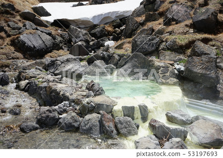 Sukawa Onsen is a strongly acidic hot spring that boasts the largest amount of spring water in the country 53197693