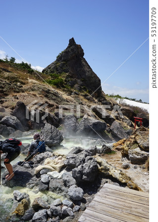 Sukawa Onsen is a strongly acidic hot spring that boasts the largest amount of spring water in the country 53197709