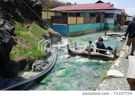 Sukawa Onsen is a strongly acidic hot spring that boasts the largest amount of spring water in the country 53197724