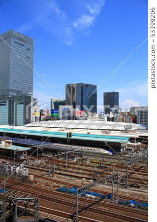 火車和火車到達和離開東京站 53199206