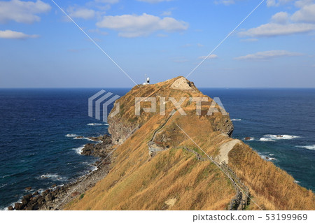 北海道積丹 積丹半島神威岬和神威岬燈塔 北海道積丹 積丹半島神威岬和神威岬燈塔 53199969