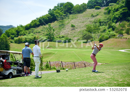 Golf 3 people 53202078