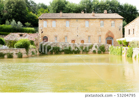 Bagno Vignoni main square view, Tuscany, Italy Bagno Vignoni main square view, Tuscany, Italy 53204795