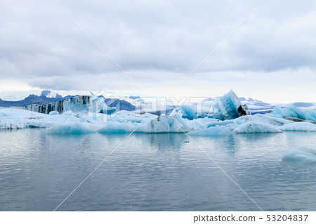 Icebergs on water, Jokulsarlon glacial lake, Icebergs on water, Jokulsarlon glacial lake, 53204837