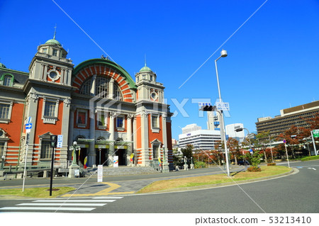 Osaka City Central Public Hall Blue sky and colored leaves scenery Osaka City Central Public Hall Blue sky and colored leaves scenery 53213410