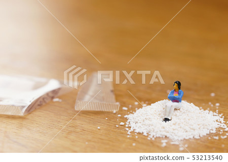 Women who think of powder medicine Women who think of powder medicine 53213540