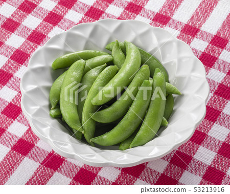 Snap peas 53213916