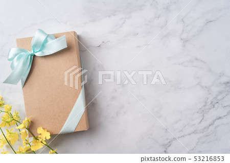 top view of fathers day concept with copy space 53216853