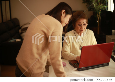 高級女人教了一台電腦 高級女人教了一台電腦 53220576