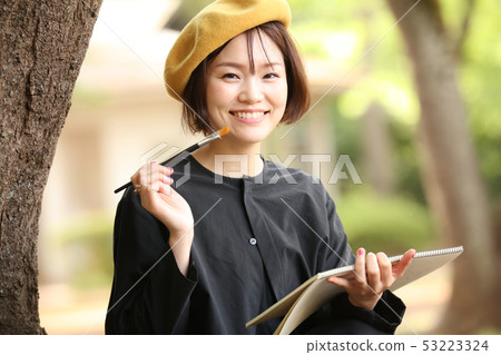 畫畫的女人 畫畫的女人 53223324