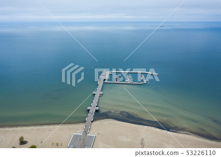 Aerial view of the resort town of Sopot, Poland 53226110