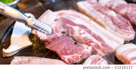 黑肉，韓國食品，食品，盤子，食品，炸黑豬肉，黑豬肉 53226137