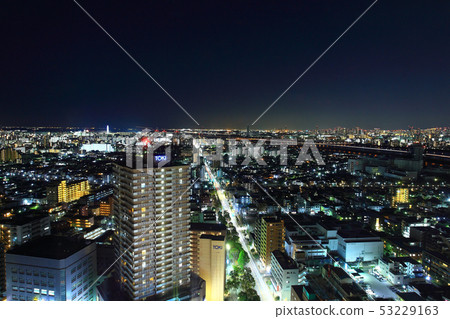 東京市中心的夜景，彷彿這座城市延續了地平線 53229163