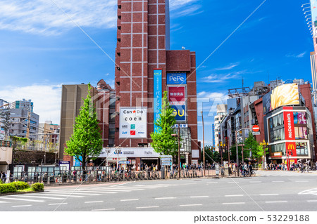 Tokyo Seibu Shinjuku Station Ekimae 53229188