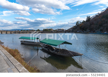 京都嵐山渡月橋 京都嵐山渡月橋 53234401