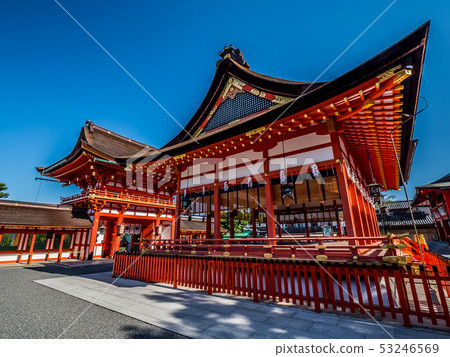 新鮮的綠色伏見Inari Taisha 53246569