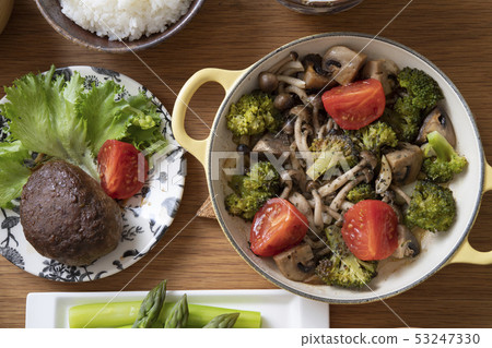 Hamburg is the main dining table Hamburg is the main dining table 53247330