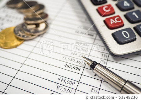 Pen, calculator On the financial account documents 53249230