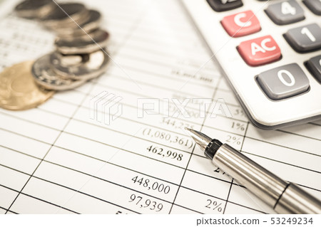 Pen, calculator On the financial account documents 53249234
