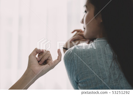 Beauty Asian woman was reconciled by boyfriend Beauty Asian woman was reconciled by boyfriend 53251292