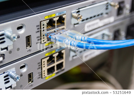 network cables connect SFP module port 53251649